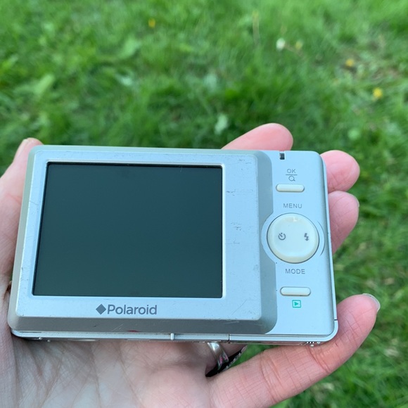 Retro Polaroid a350 5.0 megapixels silver digital camera super MF Lens F3.0 - Picture 5 of 8